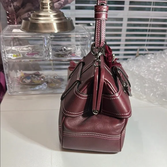 Coach 8A12 SMALL Vintage Soho B Leather Kisslock Tote w/Bow & Rhinestone Detail - Picture 3 of 7